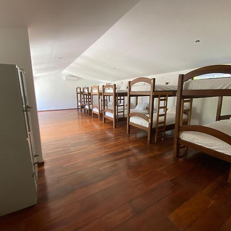 Casa Aura: Beachfront Premium Hostel Tamarindo Bagian luar foto