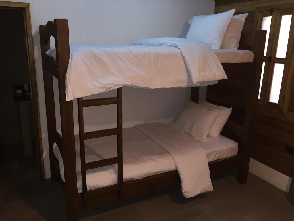 Casa Aura: Beachfront Premium Hostel Tamarindo Ruang foto