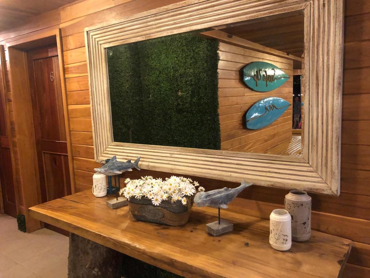 Casa Aura: Beachfront Premium Hostel Tamarindo Bagian luar foto
